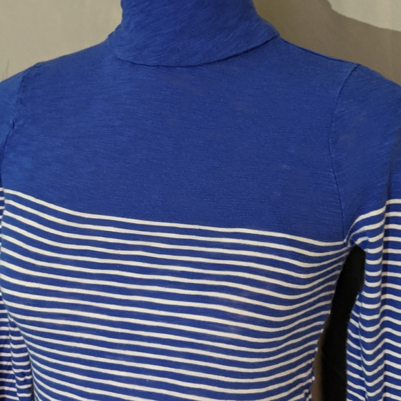J Crew turtleneck light sweater - Picture 5 of 6